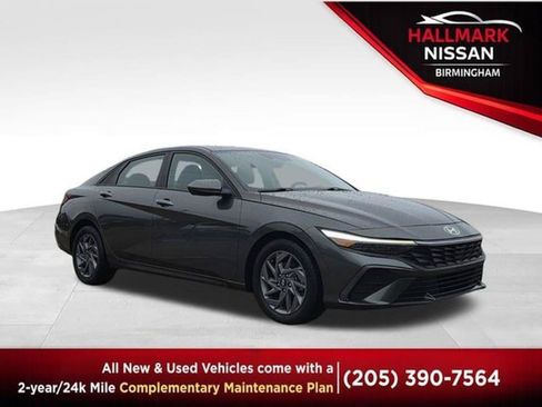 Used 2024 Hyundai Elantra SEL FWD image 1