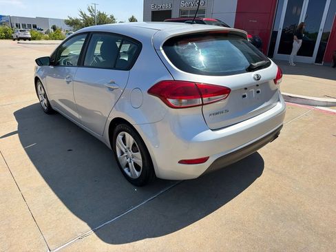 Used 2016 Kia Forte LX FWD image 3