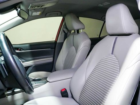 Used 2021 Toyota Camry SE FWD image 13