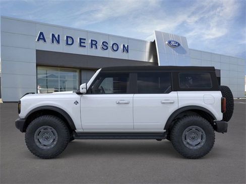 New 2025 Ford Bronco Outer Banks w/ Sasquatch Package image 3