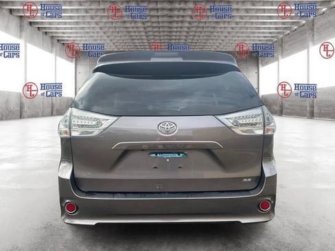 Used 2014 Toyota Sienna SE image 6