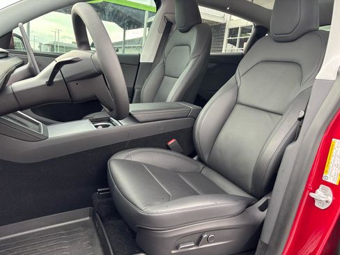 Used 2026 Tesla Model Y Long Range RWD image 10