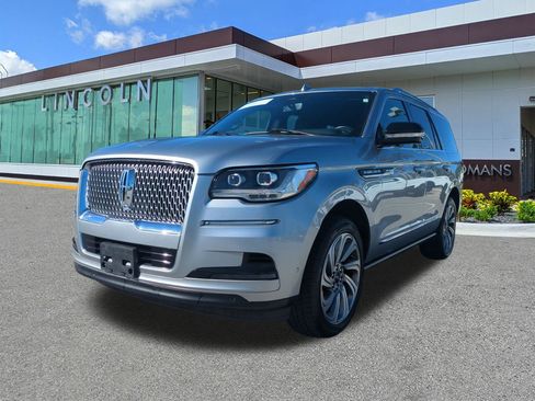 Certified 2023 Lincoln Navigator Reserve image 9