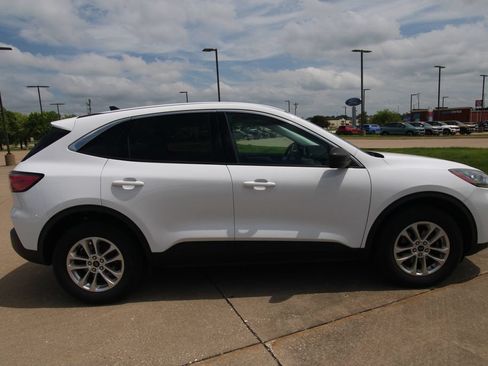 Used 2022 Ford Escape SE AWD/4WD image 4