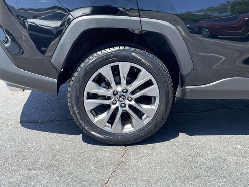 Used 2022 Toyota RAV4 XLE Premium FWD image 7