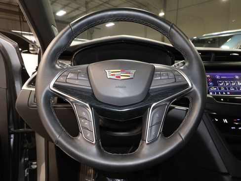 Certified 2025 Cadillac XT5 Premium Luxury image 10
