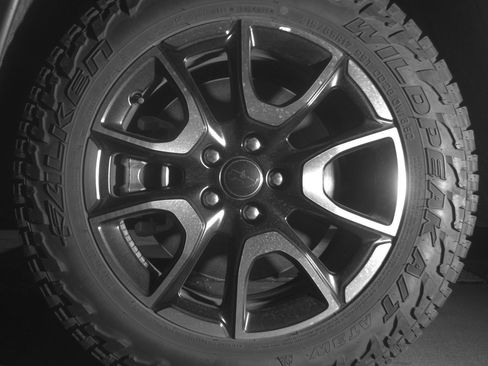 Used 2025 Jeep Compass Trailhawk AWD/4WD image 12