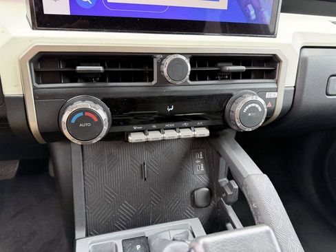 Used 2024 Toyota Tacoma TRD Off-Road AWD/4WD image 20