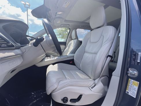 Certified 2024 Volvo XC90 T8 Ultimate AWD/4WD image 13