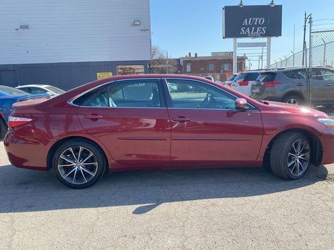 Used 2015 Toyota Camry XSE image 5