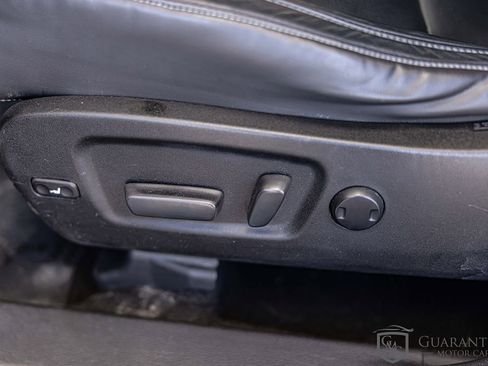 Used 2018 Toyota Highlander SE w/ Protection Package #3 AWD/4WD image 24