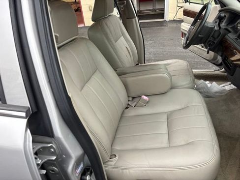 Used 2010 Mercury Grand Marquis LS RWD image 18