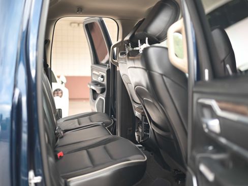Used 2020 RAM 1500 Laramie RWD image 13