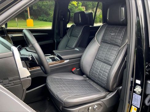Certified 2025 Cadillac Escalade Sport Platinum AWD/4WD image 23