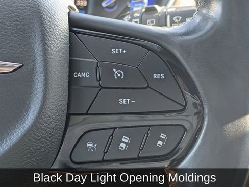 Used 2021 Chrysler Pacifica Touring-L w/ Uconnect Theater Family Group image 29