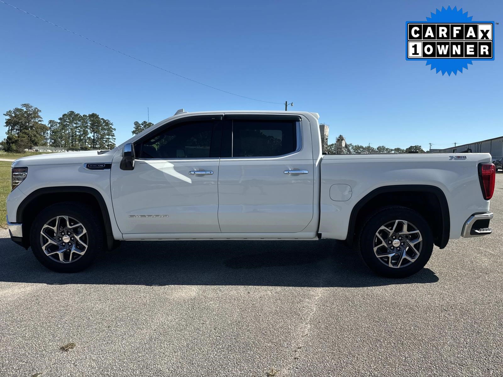 Used 2023 GMC Sierra 1500 SLT w/ SLT Premium Package AWD/4WD image 7