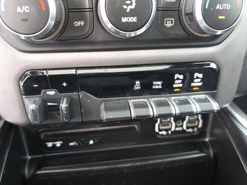 Used 2019 RAM 1500 Big Horn image 31