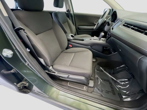 Used 2018 Honda HR-V EX image 17