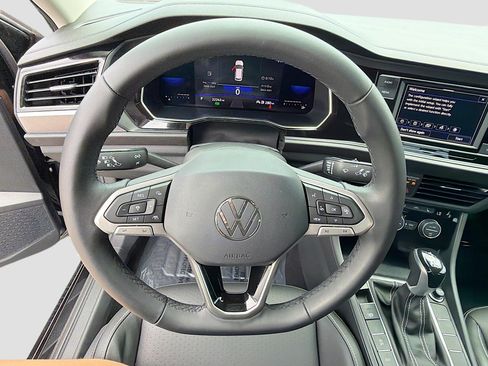 Used 2022 Volkswagen Jetta SE FWD image 35