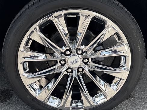 New 2026 Cadillac Escalade Luxury w/ LPO, Radiant Package AWD/4WD image 13