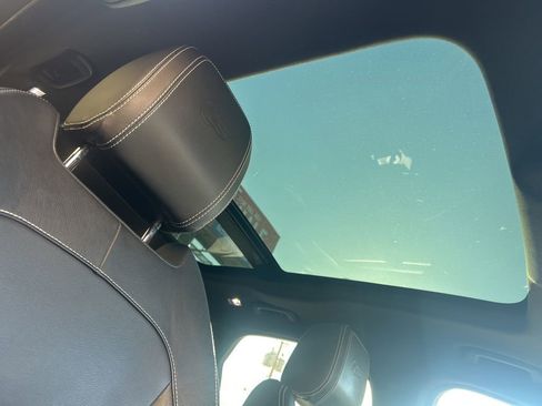 Used 2017 Jaguar F-PACE S image 16