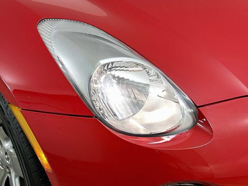 Used 2006 Pontiac Solstice Convertible w/ Premium Package RWD image 9