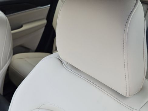 New 2025 Jeep Grand Cherokee Limited image 15