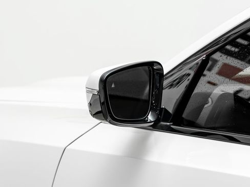 Used 2023 BMW 330i Sedan w/ Premium Package RWD image 39