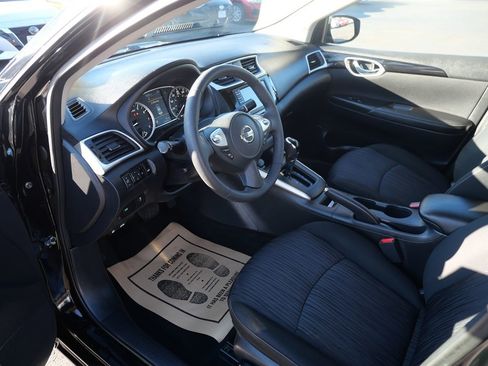 Used 2019 Nissan Sentra SV image 9