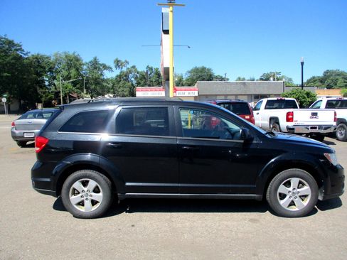 Used 2012 Dodge Journey SXT image 2