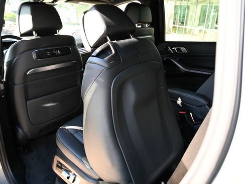 Used 2023 BMW X7 M60i w/ Executive Package AWD/4WD image 40