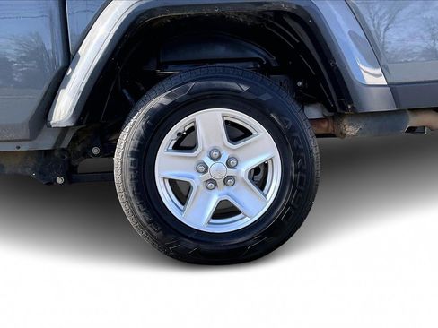Certified 2021 Jeep Gladiator Sport image 32