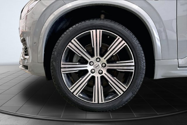 Certified 2025 Volvo XC90 T8 Plus w/ Protection Package Premier AWD/4WD image 12