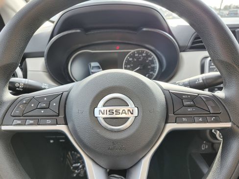 Used 2021 Nissan Versa SV image 25