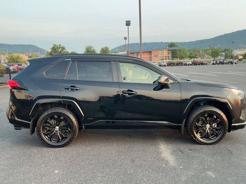 Used 2022 Toyota RAV4 SE w/ Convenience Package AWD/4WD image 1