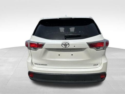 Used 2014 Toyota Highlander XLE image 5
