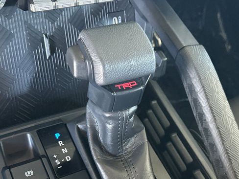 Certified 2025 Toyota Tacoma TRD Off-Road image 25