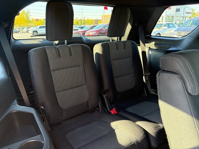 Used 2017 Ford Explorer XLT w/ Equipment Group 201A AWD/4WD image 16