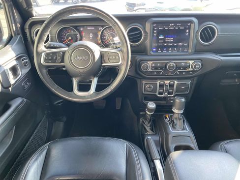 Used 2018 Jeep Wrangler Unlimited Sahara AWD/4WD image 12