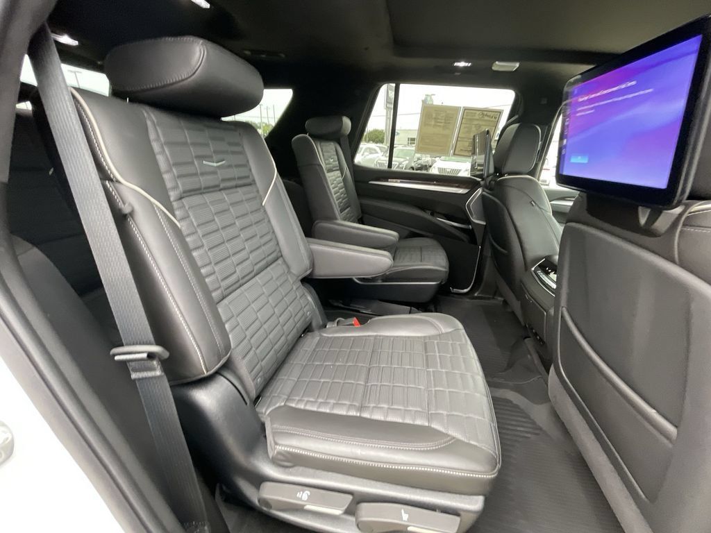 Used 2025 Cadillac Escalade Sport Platinum w/ LPO, ONYX Package AWD/4WD image 26