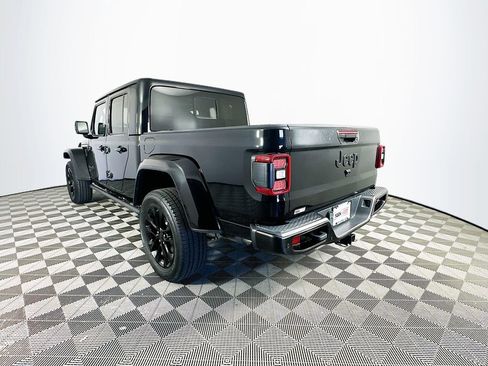 Certified 2021 Jeep Gladiator Overland AWD/4WD image 8