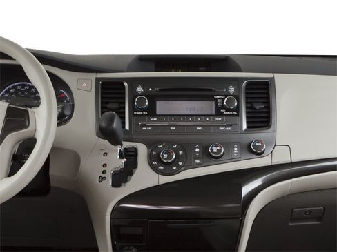 Used 2012 Toyota Sienna LE FWD image 20