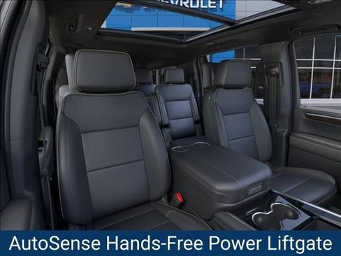 New 2026 Chevrolet Suburban Premier AWD/4WD image 18