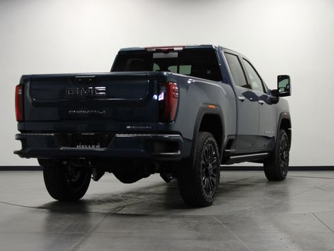 New 2026 GMC Sierra 2500 Denali Ultimate AWD/4WD image 4