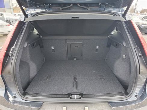 New 2026 Volvo XC40 B5 Plus w/ Protection Package Premier image 33