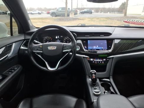 Used 2020 Cadillac XT6 Premium Luxury w/ LPO, Floor Liner Package image 10