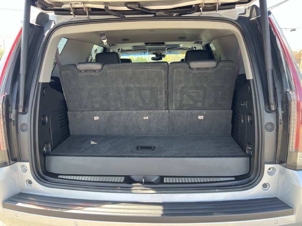 Used 2017 Cadillac Escalade Premium Luxury AWD/4WD image 9