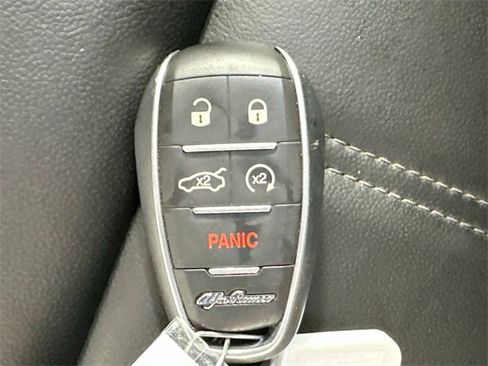 Used 2022 Alfa Romeo Giulia Ti image 17
