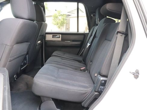 Used 2015 Ford Expedition XLT AWD/4WD image 28