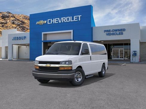 New 2026 Chevrolet Express 2500 LT w/ LT Preferred Equipment Group image 8